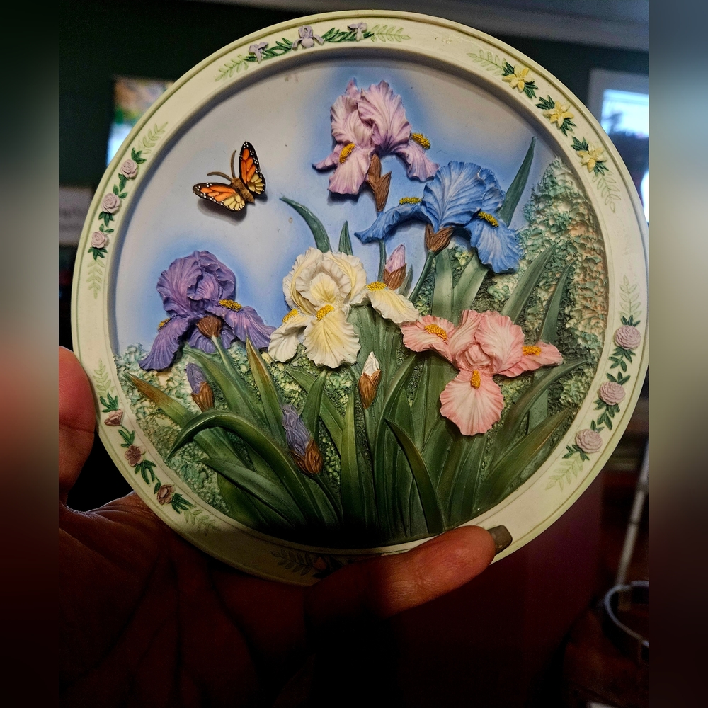 Lena Liu's Beautiful Gardens "The Iris Garden" 3-D Collector Plate - No. C2346 - Picture 5 of 8
